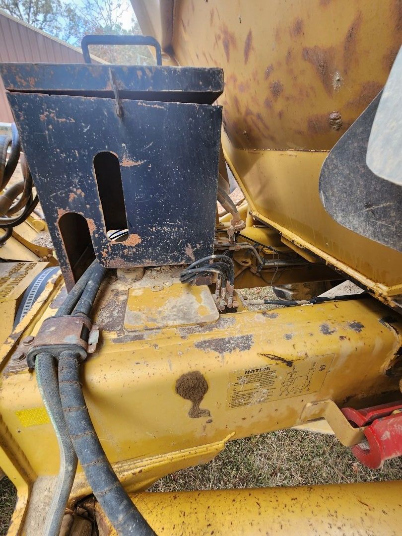 2012 CATERPILLAR 725 - Image 8